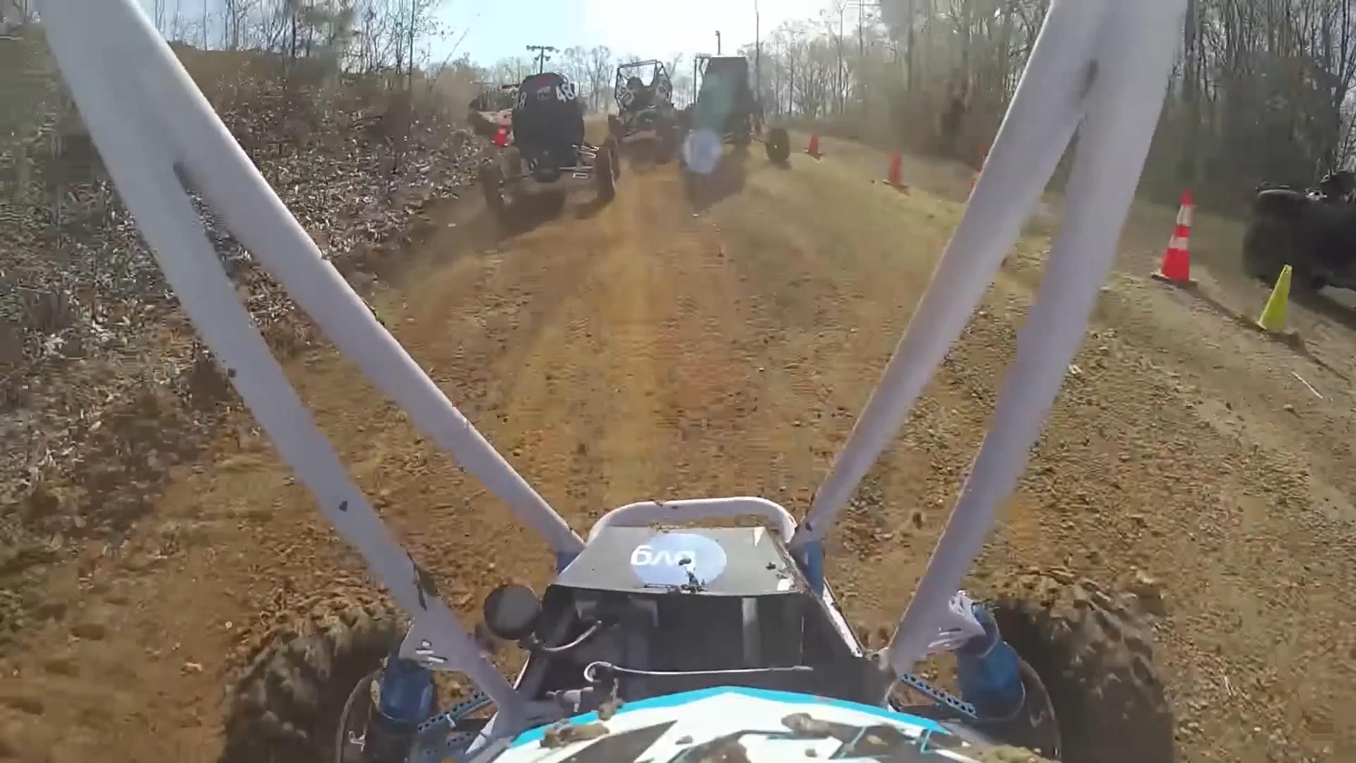 Pack pursuit in dust